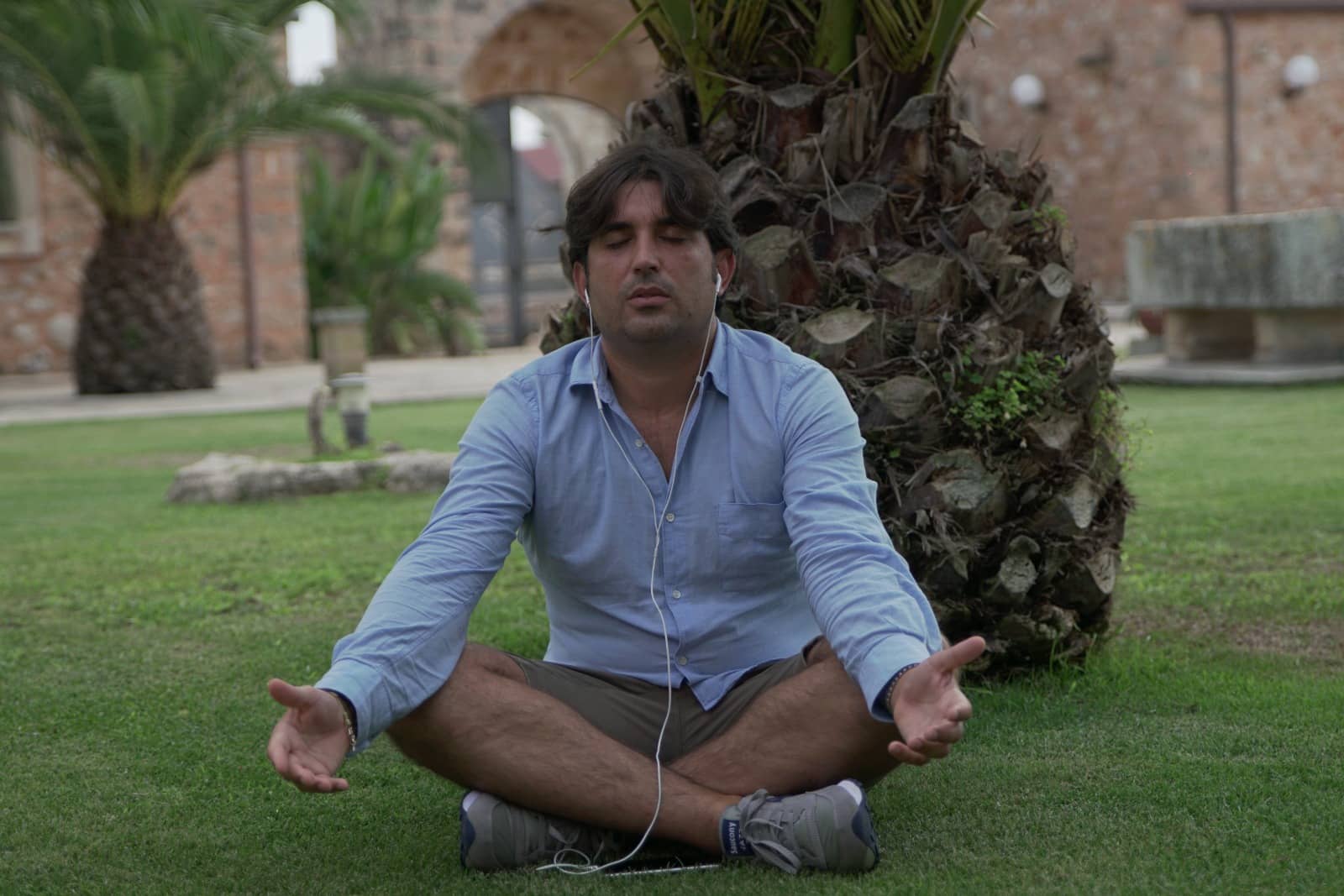 La calma si può raggiungere con la meditazione guidata.